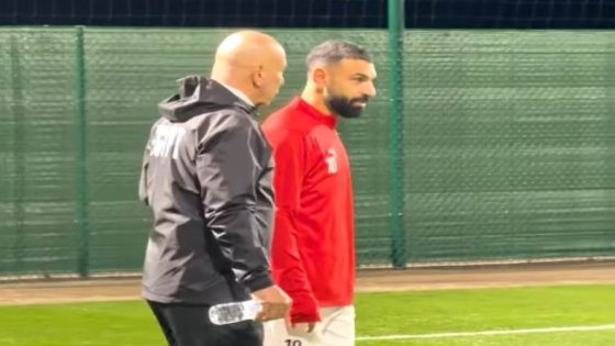 في الكورة : عدسة “كورة بلس” ترصد جلسة حسام حسن مع محمد صلاح وعمر مرموش بمعسكر مصر “فيديو”