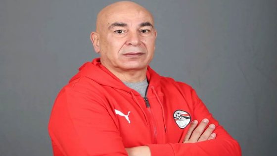 في الكورة : حديث جانبي بين حسام حسن وإبراهيم عادل قبل مران منتخب الفراعنة استعدادًا لمواجهة بنين (فيديو)