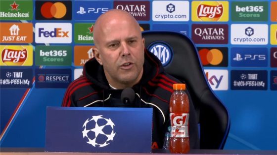 في الكورة : سلوت يعلن خبرًا سيئًا بشأن لاعب ليفربول.. ويصرّح: لا يمكن فعل شيء تجاه كييزا