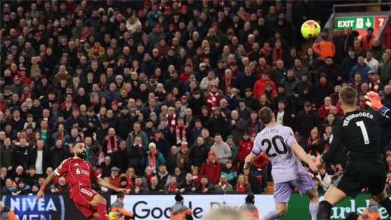 في الكورة : “لاعب آخر خطف الأنظار منه”.. سوتون يفسر تصرف محمد صلاح بعد فوز ليفربول على برايتون