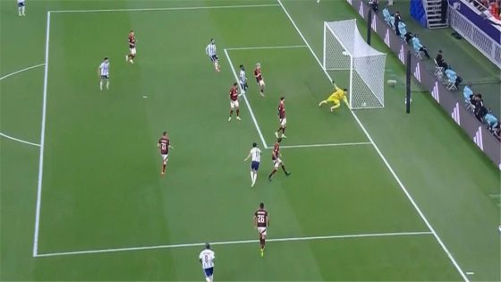 في الكورة : فيديو | دانيلو يسجل هدف فلامينجو الثاني أمام بيراميدز