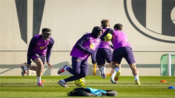 في الكورة : موقف تشيزني وليفاندوفسكي من المشاركة مع برشلونة في مباراة كأس ملك إسبانيا