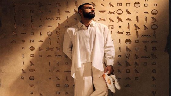 في الكورة : صور | “منقوش بالحضارة الفرعونية”.. أديداس تعلن عن حذاء جديد لـ محمد صلاح في أمم إفريقيا