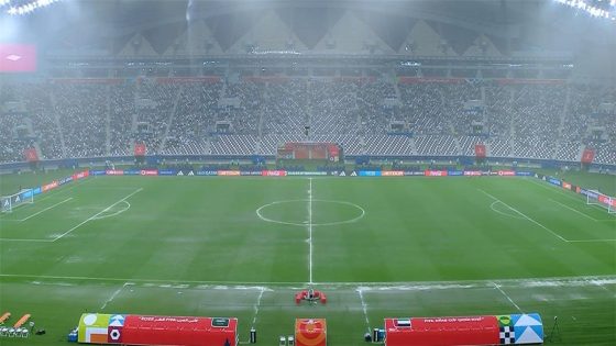 في الكورة : صور | توقف مباراة السعودية والإمارات في كأس العرب بسبب الأمطار