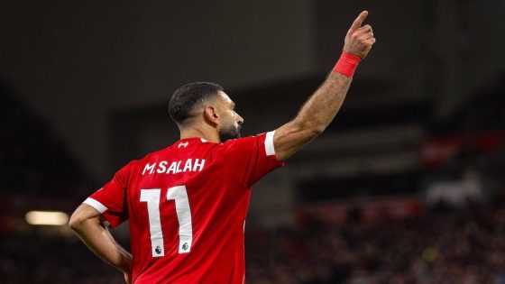 في الكورة : نيفيل يحذر سلوت: استبعاد صلاح من تشكيل ليفربول سيؤدي إلى كارثة