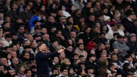 في الكورة : ماركا: رد فعل فلورنتينو بيريز يثير القلق في مباراة ريال مدريد وإشبيلية