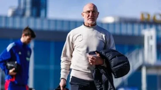 في الكورة : دي لا فوينتي أفضل مدرب في العالم لعام 2025 .. والركراكي سابعا