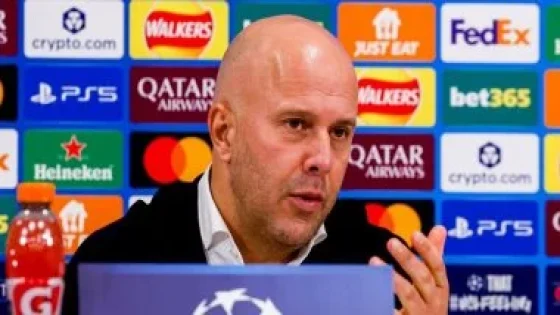 في الكورة : أول تعليق من أرنى سلوت على تصريحات محمد صلاح: “أبلغناه أنه لن يسافر معنا”