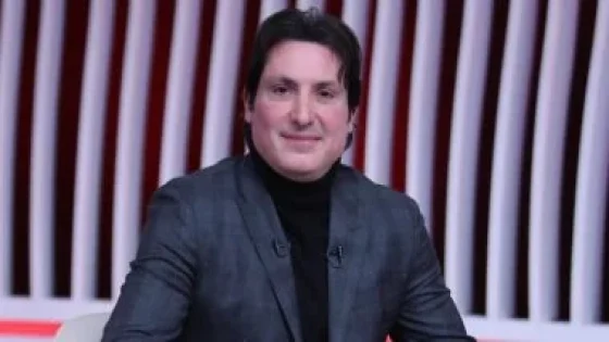 في الكورة : محمود فايز يعتذر عن موقف الضحك على الهواء بعد الخروج من كأس العرب