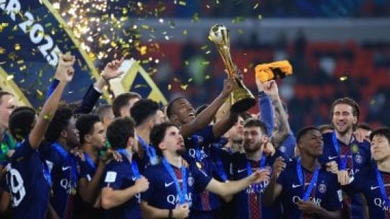في الكورة : مراسم تتويج باريس سان جيرمان بلقب كأس القارات للأندية.. فيديو