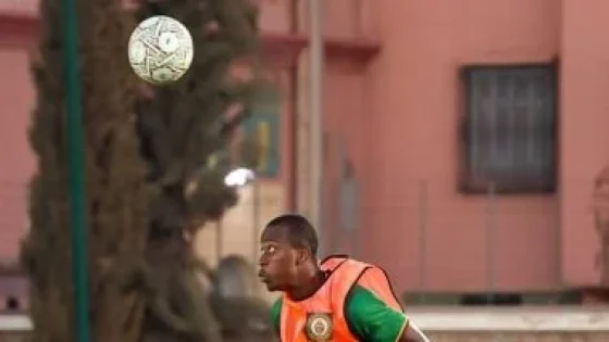 في الكورة : مصر ضد زيمبابوي.. حماس وغناء فى مران المحاربين استعدادا لأمم أفريقيا.. فيديو