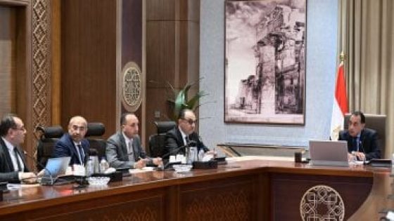 في الكورة : رئيس الوزراء يتابع الموقف التنفيذى لمشروعات تطوير قطاع الغزل والنسيج