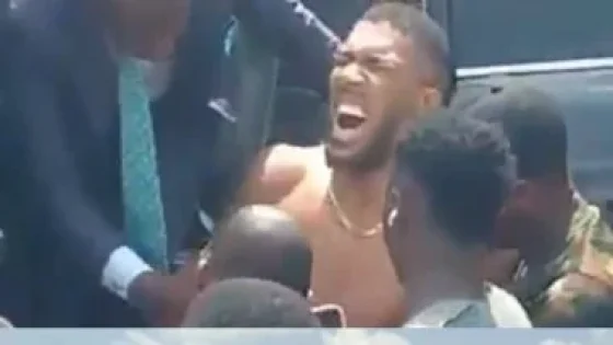 في الكورة : الملاكم أنتونى جوشوا ينجو من حادث سير مروع بنيجيريا يسفر عن مصرع شخصين