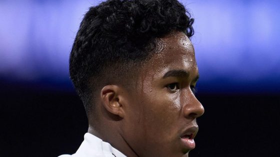 في الكورة : كيف تستعد غرفة ملابس ليون لاستقبال إندريك؟