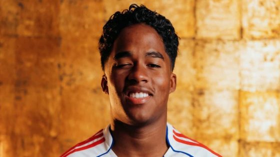 في الكورة : رأي مفاجئ من أسطورة ليون في صفقة إندريك!