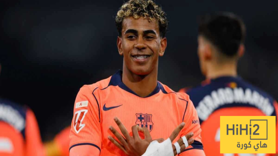 في الكورة : صور – لامين يامال يلعب الكرة مع الأطفال على الشاطئ