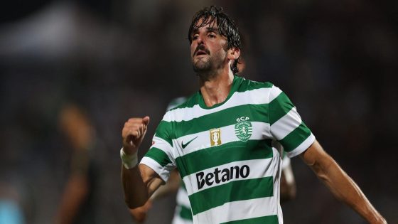 في الكورة : ترينكاو يطوي صفحة برشلونة ويتوهج في البرتغال