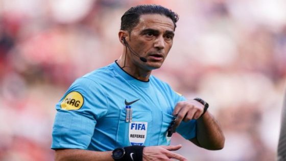 في الكورة : صافرة هولندية لمواجهة الهلال والخليج 