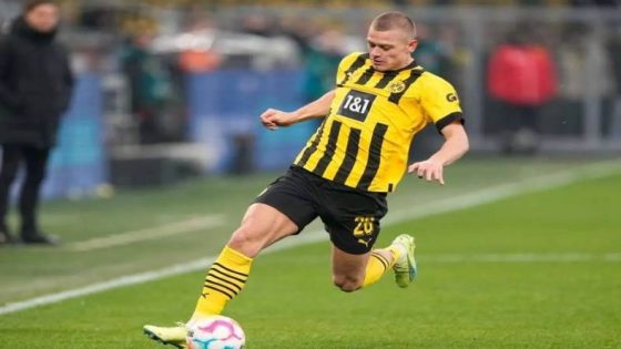 في الكورة : برشلونة يتحرك لتدعيم الجبهة اليمنى ويستهدف نجم بوروسيا دورتموند