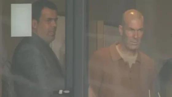 في الكورة : زيدان يواصل دعم نجله لوكا في مباراة الجزائر ضد الكونغو الديمقراطية.. صور