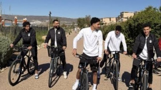 في الكورة : لاعبو منتخب مصر في جولة ترفيهية بالدراجات لكسر ضغوط ربع النهائي