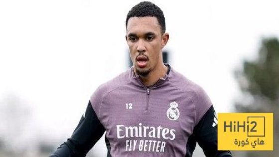 في الكورة : صورة .. أرنولد يعود للمس الكرة على العشب