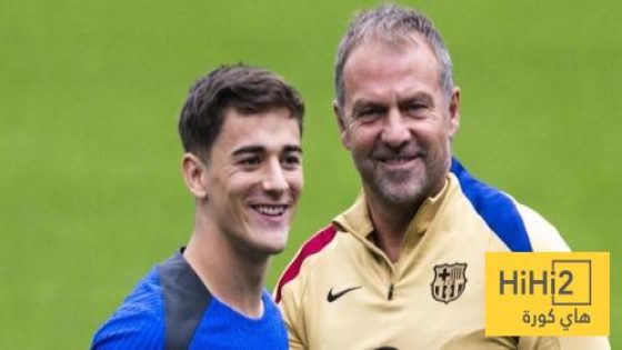 في الكورة : صورة.. فليك يحمل قميص غافي في الصورة التقليدية مع مدرب اسبانيول